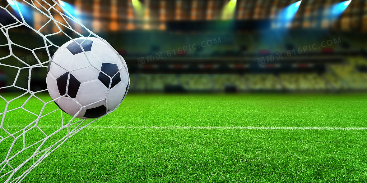 C罗一家海边度假，乔治娜晒比基尼展示性感身材